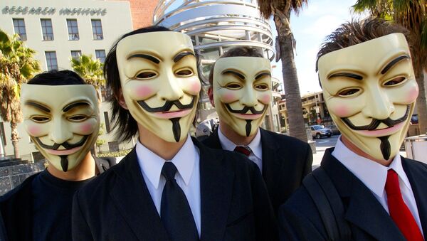Members of the group Anonymous wearing the mask in Los Angeles, 2008 - Sputnik International