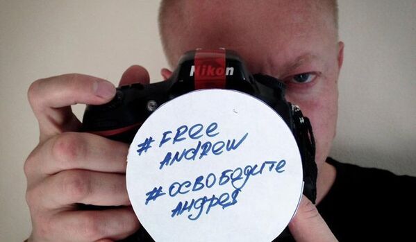 'Tape Over Your Camera Lenses' Campaign in Support of Andrei Stenin - Sputnik International