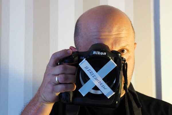 'Tape Over Your Camera Lenses' Campaign in Support of Andrei Stenin - Sputnik International