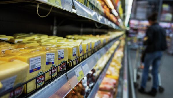 EU dairy products in shop in one of Russia's regions - Sputnik International