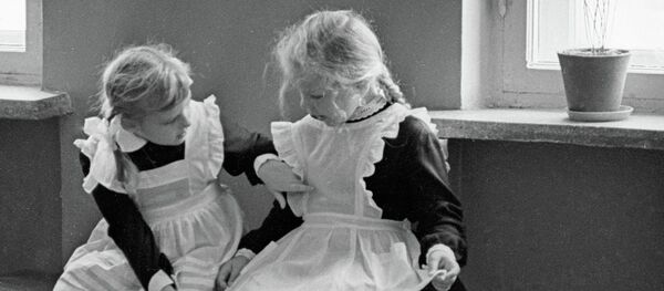 Evolution of Russian School Uniform Evolution of Russian School Uniform - Sputnik International