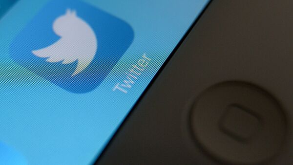 Twitter has introduced two new features private group messaging and the ability to share video - Sputnik International