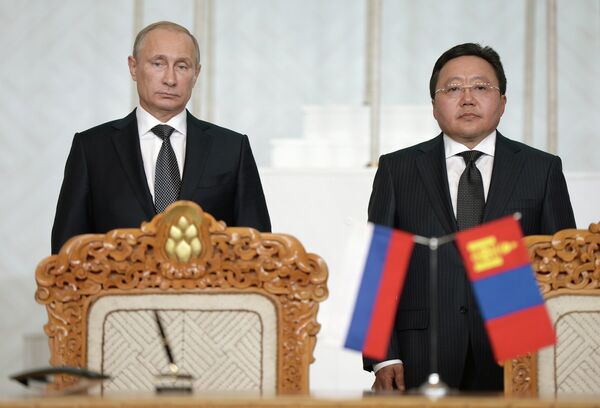 The protocol for the provision of military and technical assistance to Mongolia on a grant basis was signed Wednesday after the talks between Russian President Vladimir Putin with his Mongolian counterpart Tsakhiagiin Elbegdorj. - Sputnik International