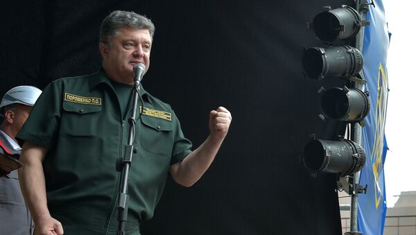 Ukrainian President Petro Poroshenko has agreed direct deliveries of modern weaponry from several NATO countries. - Sputnik International