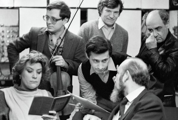 Leading Russian Conductor, Violinist, Teacher Vladimir Spivakov Marks 70th Birthday - Sputnik International