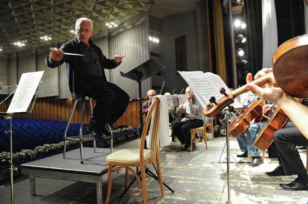 Leading Russian Conductor, Violinist, Teacher Vladimir Spivakov Marks 70th Birthday - Sputnik International