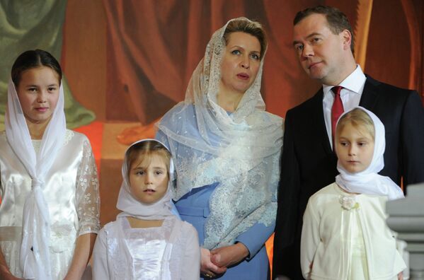 Dmitry Medvedev: Politician, Enthusiast Photographer and Family Man - Sputnik International