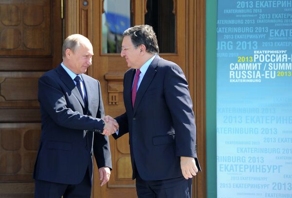 Putin, Barroso stress importance of continuing dialogue on ensuring uninterrupted deliveries of gas to Europe through Ukraine: Kremlin - Sputnik International