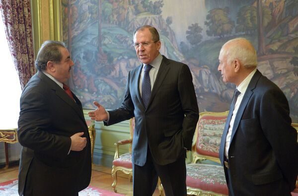 Meeting of Iraq's Deputy Prime Minister Hoshyar Zebari, Russian Foreign Minister Sergey Lavrov and Secretry-General of the Arab League Nabil Elaraby. - Sputnik International