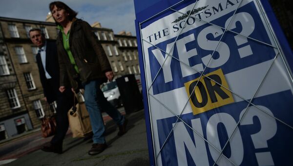 Leading Scottish cancer surgeon Dr. Philippa Whitford thinks that Edinburgh would manage to rectify its lame health system if a Yes vote had won at the independence referendum. - Sputnik International
