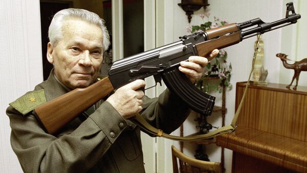 On November 10 the legendary AK-47 designer Mikhail Kalashnikov would celebrate his 95th birthday. - Sputnik International