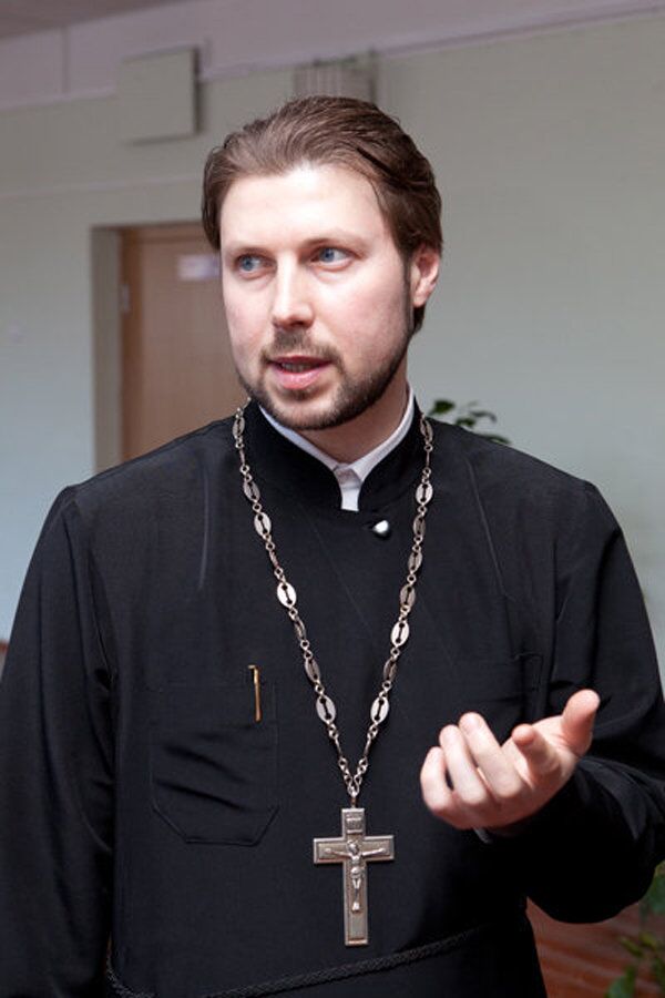 Jerusalem District Court upheld the decision for Gleb Grozovsky, a Russian priest suspected of sexually abusing children, to remain in custody pending a final decision on his extradition to Russia. - Sputnik International