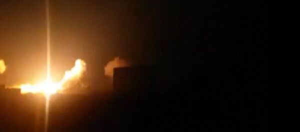 Eyewitness Footage of Airstrikes Launched Against IS Terrorist Positions in Syria - Sputnik International