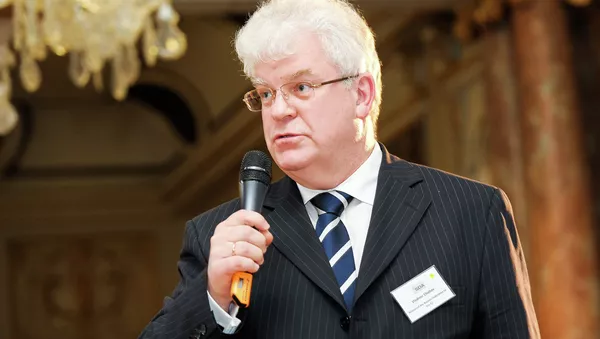 Russian Ambassador to the EU Vladimir Chizhov said Russia is ready to reinvigorate its cooperation with the new European Commission headed by Jean-Claude Juncker - Sputnik International