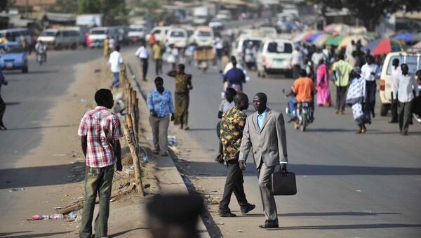 People walk on a street in Juba, southern Sudan, - Sputnik International