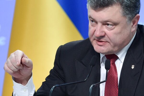 Poroshenko vows to punish organizers of Ukraine's National Guard troops rally - Sputnik International