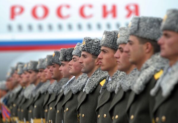 Servicemen during an official ceremony in Gyumri, Armenia. - Sputnik International