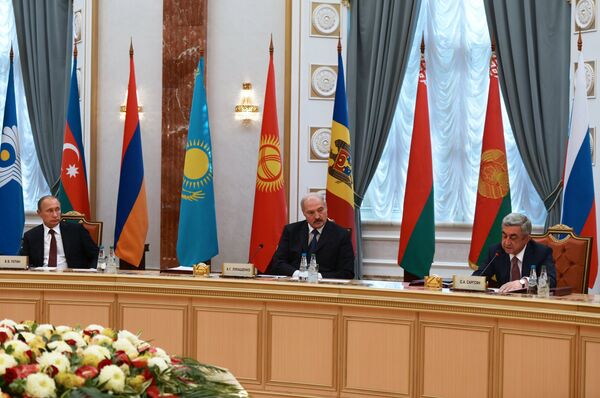 The President of Russia Vladimir Putin (left), the President of Belarus Alexander Lukashenko (middle) and the President of Armenia Serzh Sargsyan. - Sputnik International
