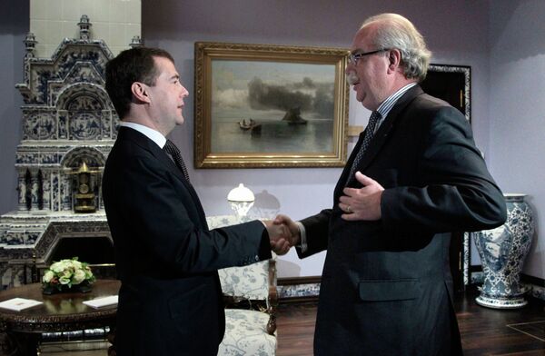 Archive photo of Dmitry Medvedev meeting Christophe de Margerie, the head of French energy giant Total, in 2011. - Sputnik International
