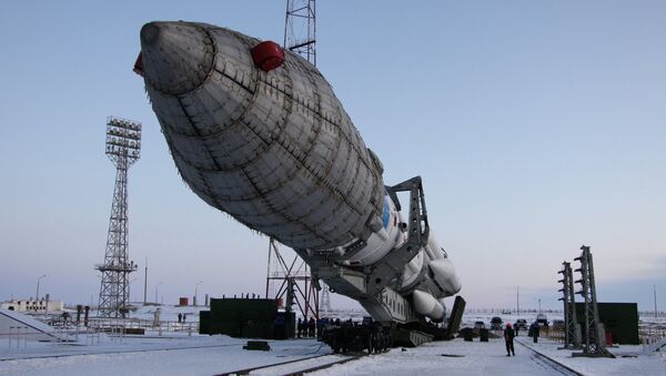 Proton M missile transported to Baikonur launchpad - Sputnik International