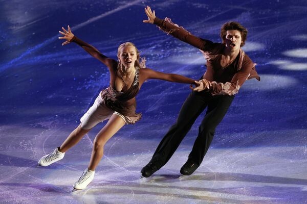Russian figure skaters Alexandra Stepanova and Ivan Bukin third in ice dance at Skate America - Sputnik International